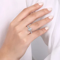 Outlet Gabriel & Co. Amira - 14K White Gold Oval Diamond Engagement Ring