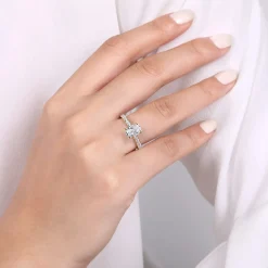 Discount Gabriel & Co. Amira - 14K Yellow Gold Oval Diamond Engagement Ring