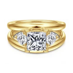 Outlet Gabriel & Co. Danni - 14K Yellow Gold Princess Cut Three Stone Diamond Engagement Ring