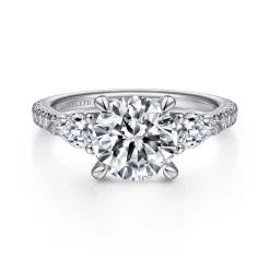 Outlet Gabriel & Co. Holloway - 18K White Gold Round 3 Stone Diamond Engagement Ring