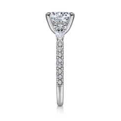 Outlet Gabriel & Co. Holloway - 18K White Gold Round 3 Stone Diamond Engagement Ring