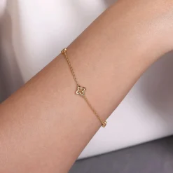 Best Gabriel & Co. 14K Yellow Gold Chain Bracelet with White Sapphire Clover Stations