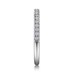 Outlet Gabriel & Co. Madrid - 14K White Gold French Pave Diamond Wedding Band - 0.25 ct