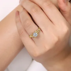Outlet Gabriel & Co. Martedi - 14K Yellow Gold Floral Round Diamond Engagement Ring