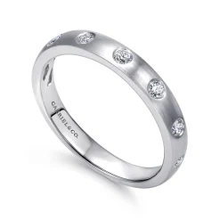Clearance Gabriel & Co. Vitoria - 14K White Gold Flush Set Round 7 Stone Diamond Anniversary Band - 0.17 ct