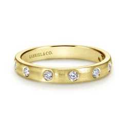 Outlet Gabriel & Co. Vitoria - 14k Yellow Gold Flush Set Round 7 Stone Diamond Anniversary Band - 0.17 ct